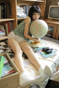 年轻的女教师在线
